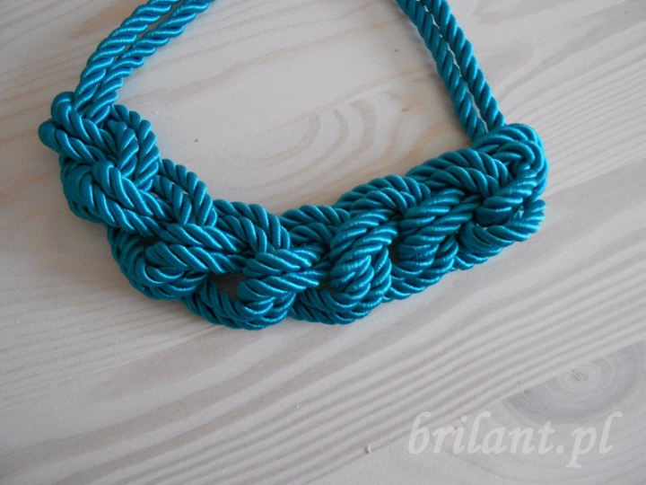 Naszyjnik ze sznura marynarskiego
